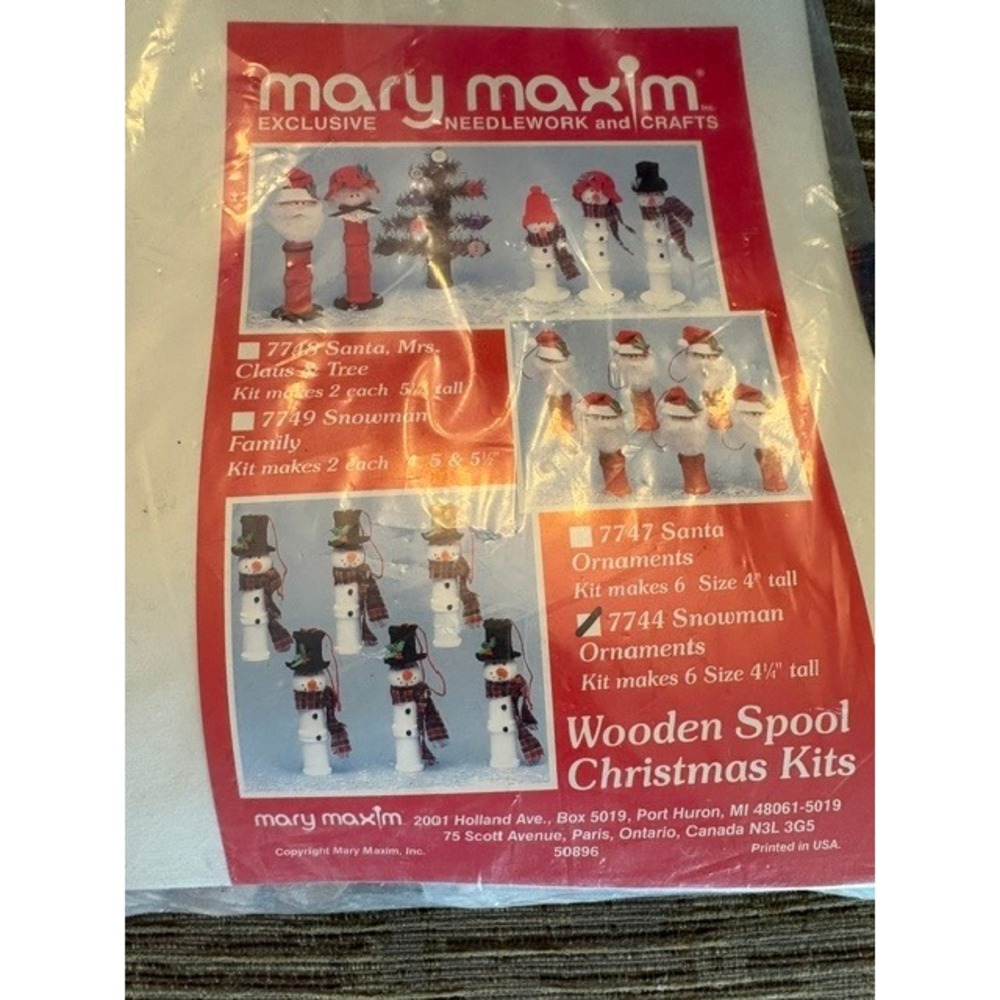 Mary Maxim Wooden Spool Snowman Ornaments Kit 7744 Vintage Holiday Craft Makes 6